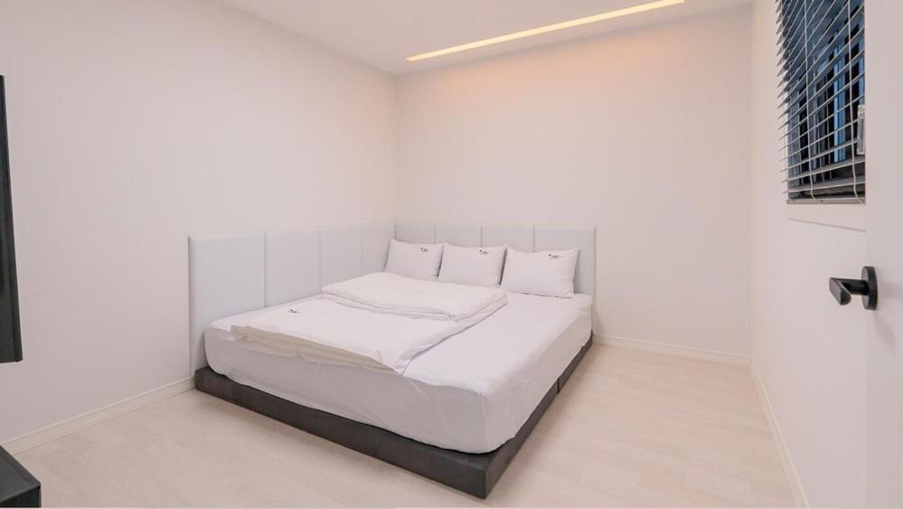 Pohang The Elite Private Kids Pool Villa Room photo